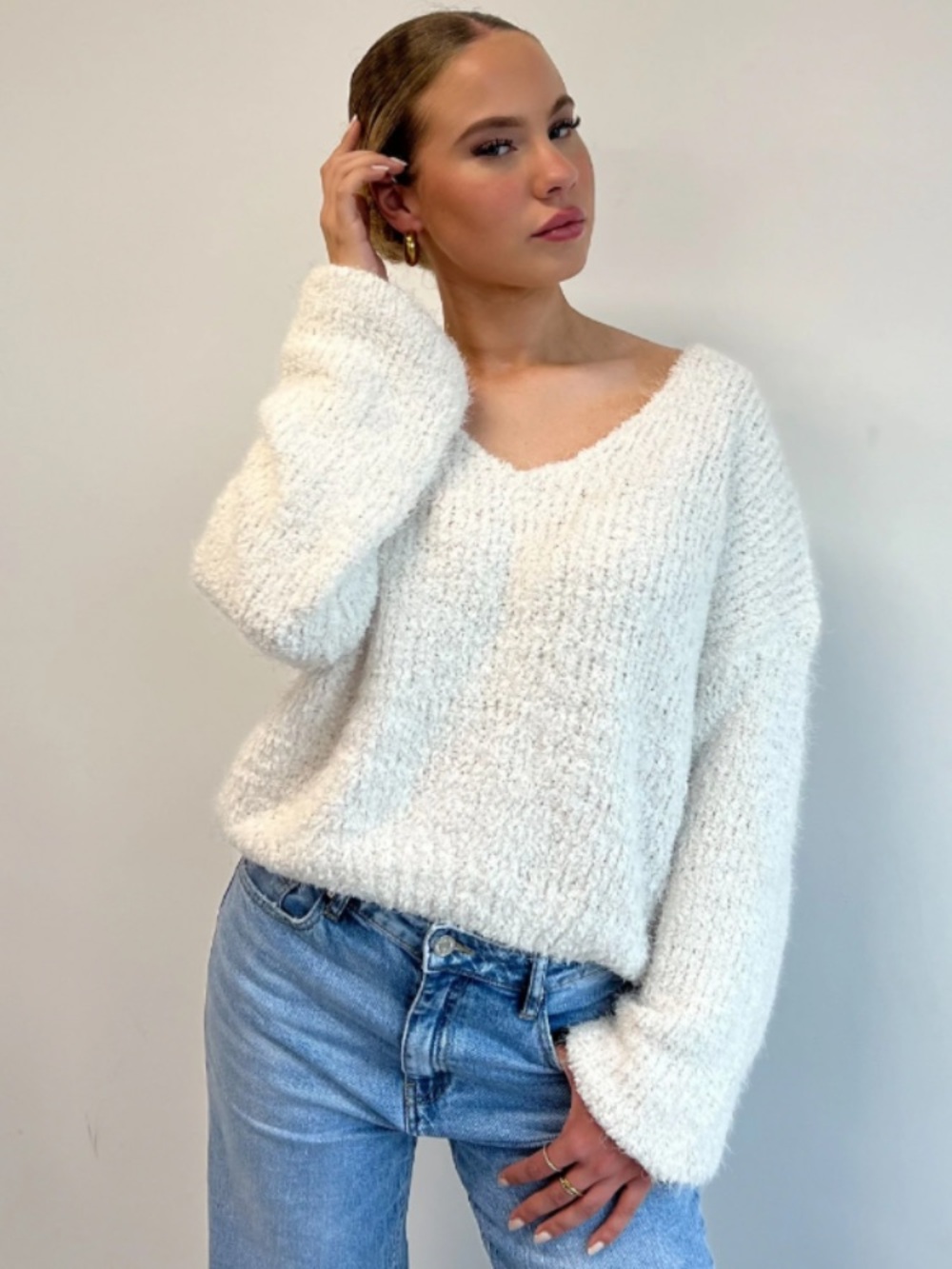 POL white popcorn boucle textured v neck slouchy sweater size S EUC